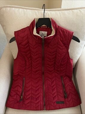 Bass Women's Quilted lightweight maroon Vest